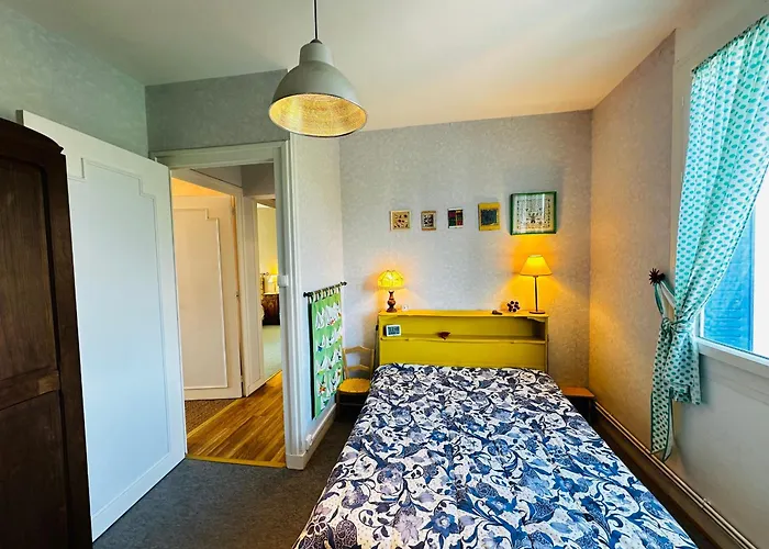 Fouras : Maison Pour 6, 100M², Sans Equipement Special - Fr-1-709-102 * Fouras